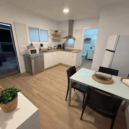 Casa Bella Terraza Con Vistas Al Mar Y Parking Privado Hébergement de vacances
